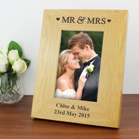 Mr & Mrs Personalised Oak Finish 6 x 4 Photo Frame